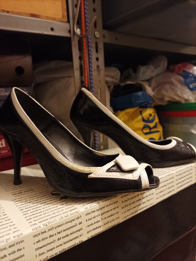 Zapato elegante tacón dominó