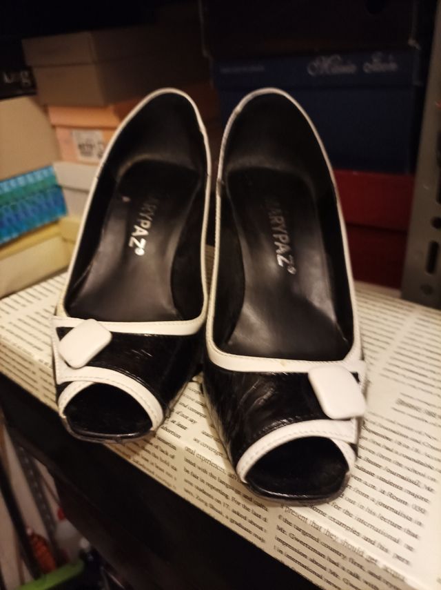 Zapato elegante tacón dominó