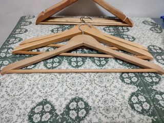 PERCHAS de MADERA BARNIZADA