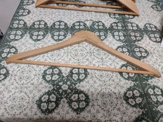 PERCHAS de MADERA BARNIZADA