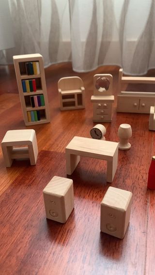 Muebles madera casa muñecas