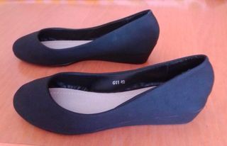 Manoletinas negras con cuña SIN ESTRENAR