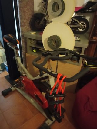 200
 cinta de correr y  bicicleta spinning 