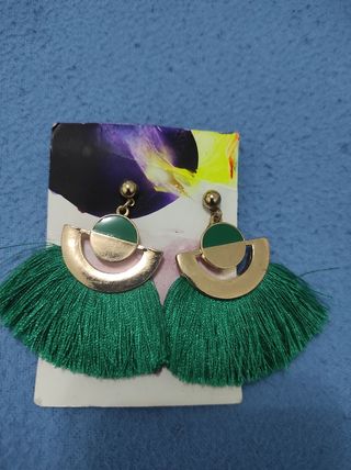 Pendientes largos verdes