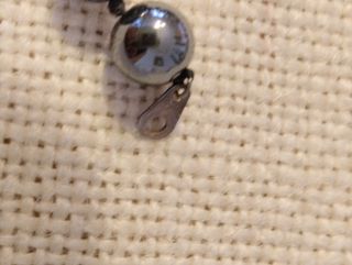 Collana in ematite e gancio in argento . Vintage