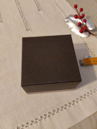 Collana in ematite e gancio in argento . Vintage