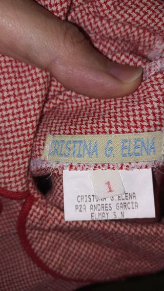 Conjunto. dos piezas. Pantalones cortos y camisa. 