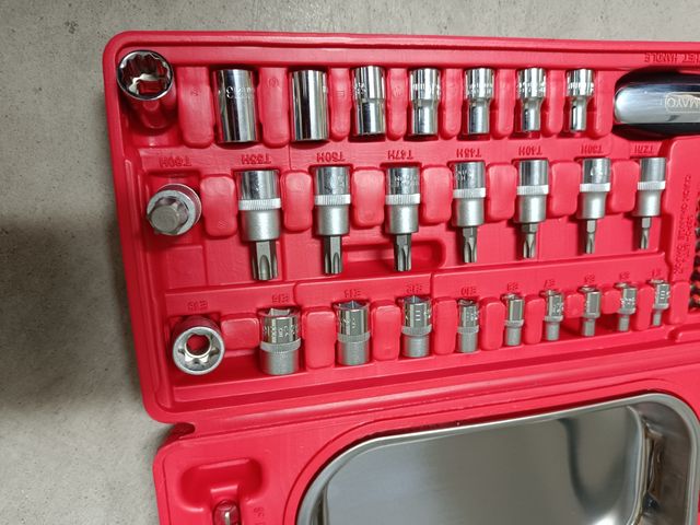 Juego de llaves y brocas 1/4 y 3/8 - 64 piezas