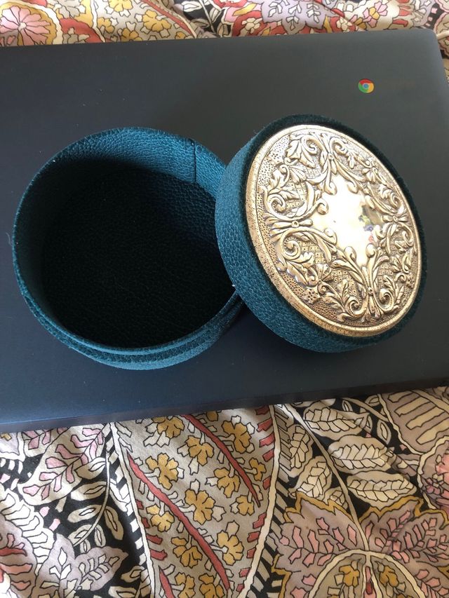 portagioie in velluto e argento