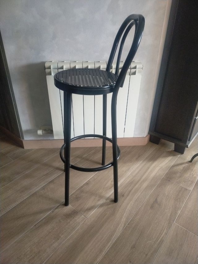 Taburete metálico alto