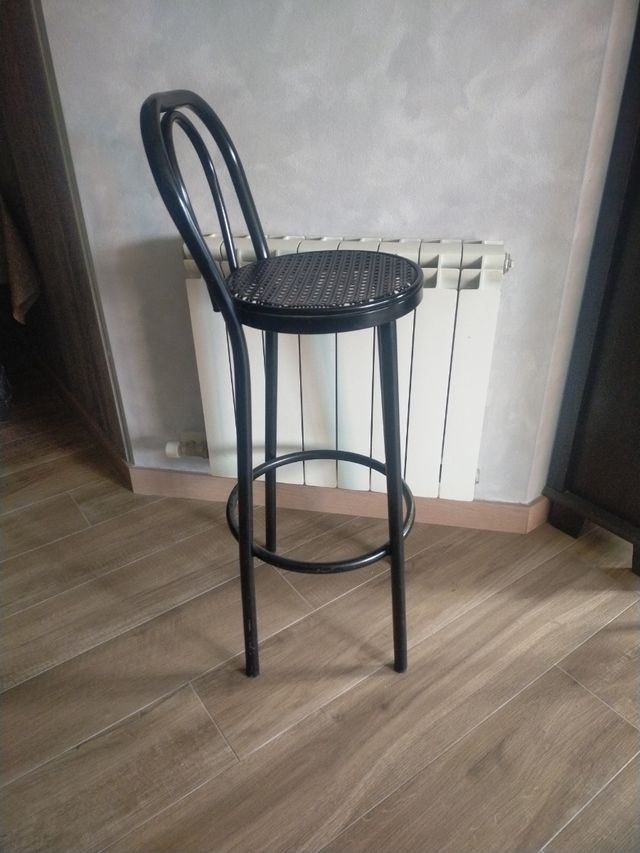 Taburete metálico alto