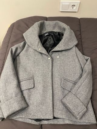 Abrigo gris Zara nuevo