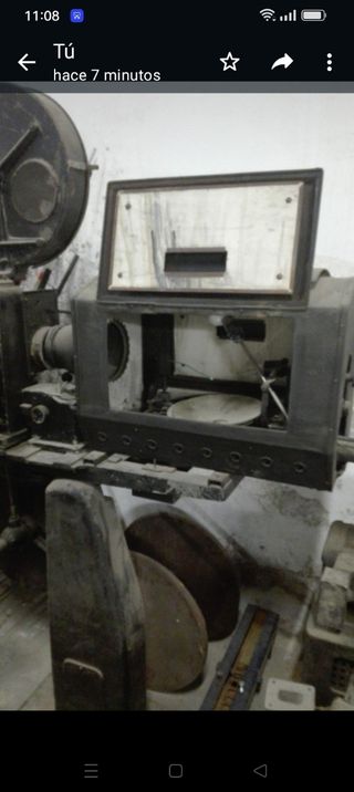 Proyector de cine antiguo