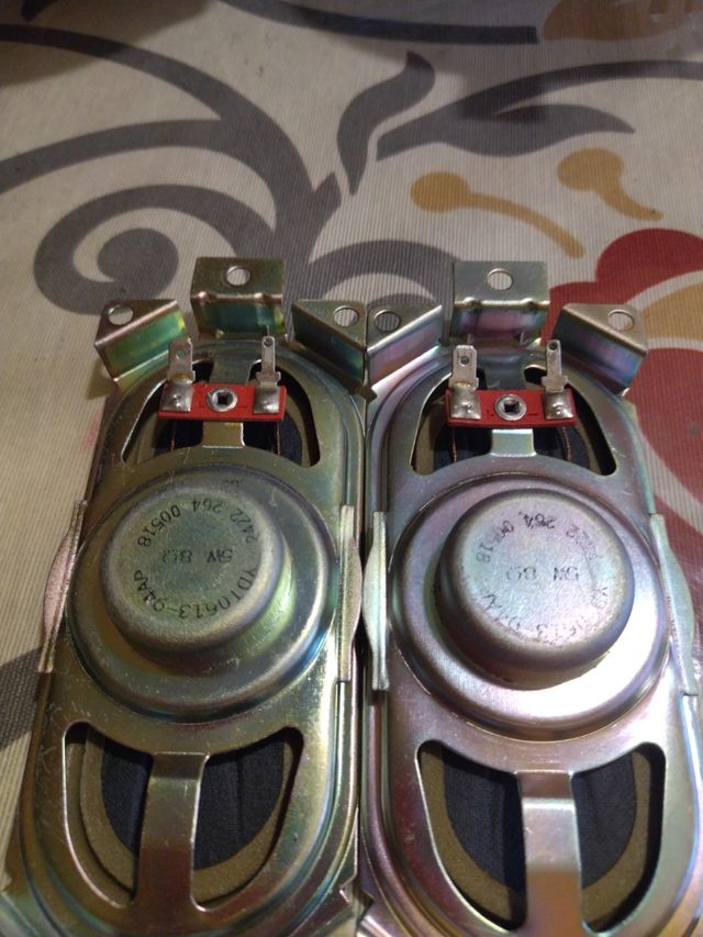 Altavoces de televisor