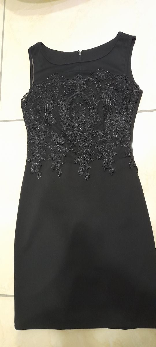 Abito corto elegante in pizzo 