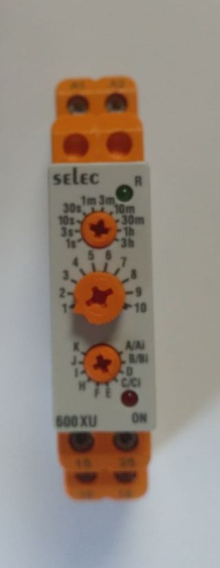 RELÉ DE TIEMPO O TEMPORIZADOR MULTIFUNCIÓN SELEC