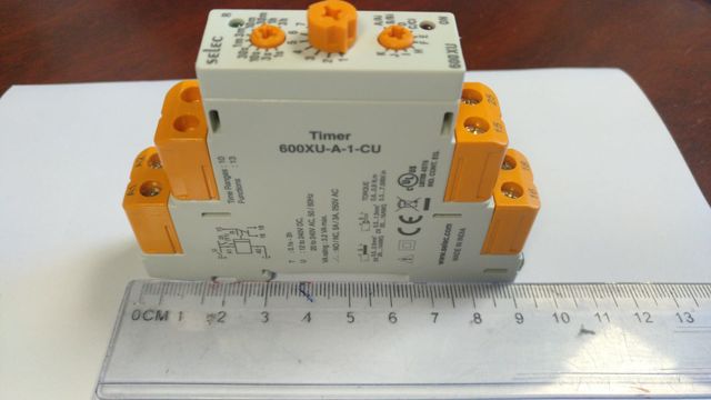 RELÉ DE TIEMPO O TEMPORIZADOR MULTIFUNCIÓN SELEC