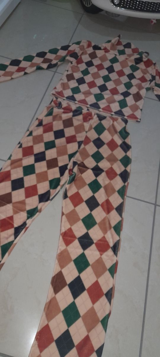 Tuta casual 2 pezzi nuova mai usata, vellutata