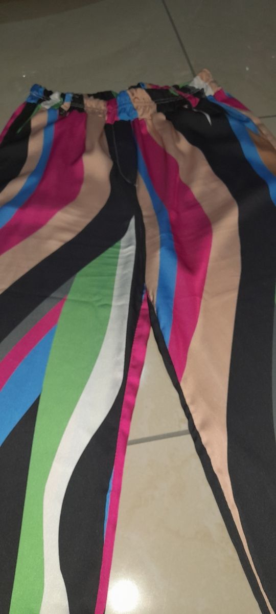 Pantalone casual estivo effetto raso