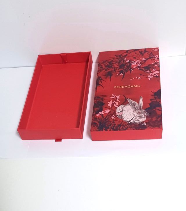 Caja Salvatore FERRAGAMO + Tarjeta