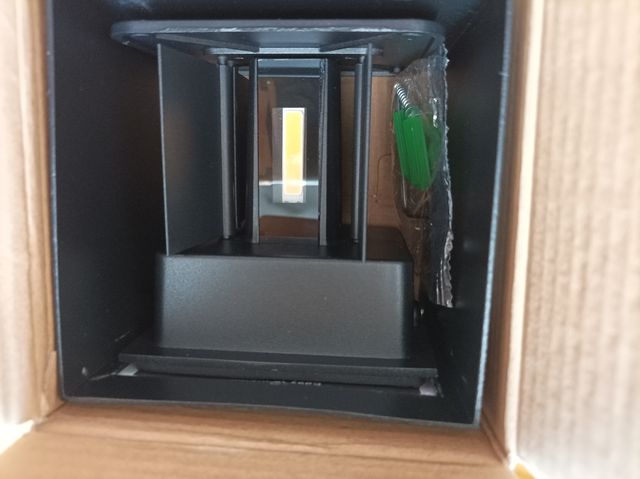 Applique cubo nero moderno per interno o esterni