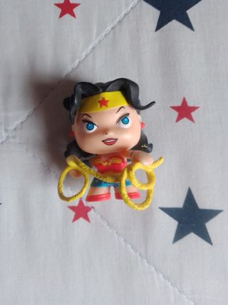 5 figuras de superheroes de goma superman batman..