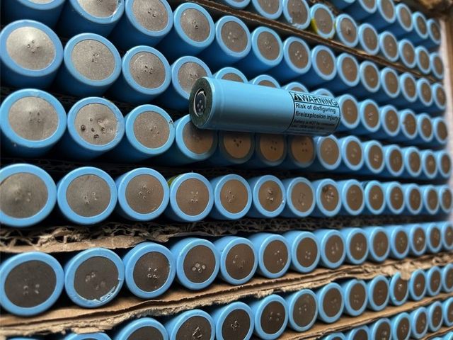 LGDBMH118650 lotto 50 pezzi 2600/2700 mh