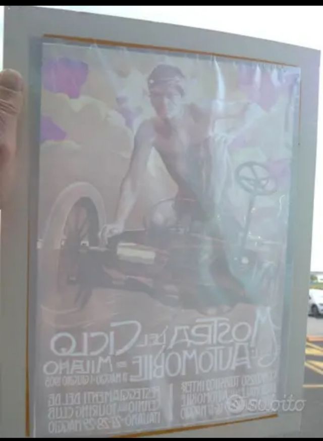 Pubblicità del ciclo e dell'automobile