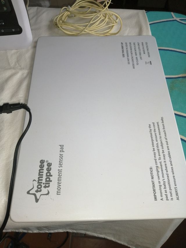 cámara y monitor vigilabebés Tommee Tippee