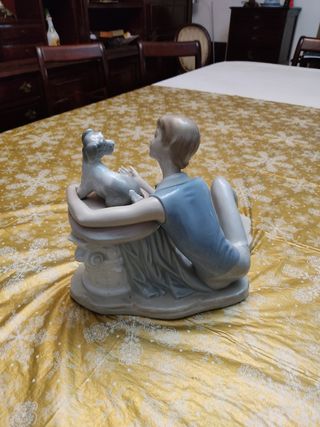 figura Lladró Neo, joven con perro