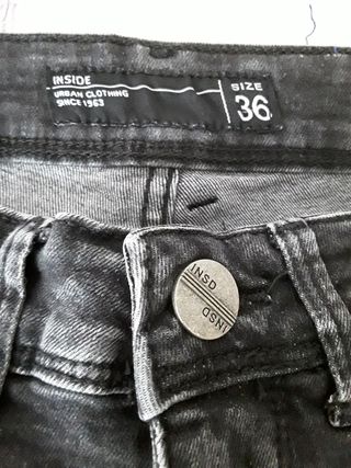 Pantalón vaquero corto. T36