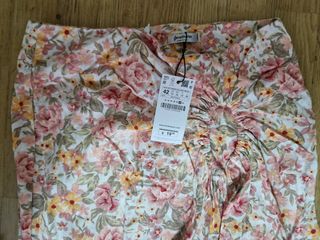 Falda de lino estampado flores Zara. A estrenar