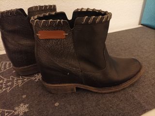 Botines Colway N.40 con cuña 