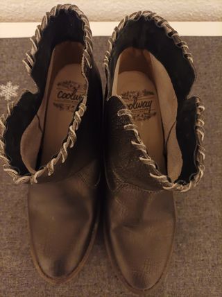 Botines Colway N.40 con cuña 