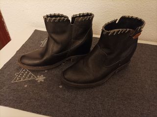 Botines Colway N.40 con cuña 