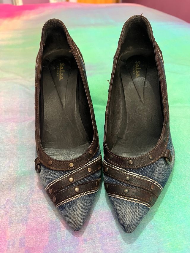 zapatos salon, vaqueros salsa