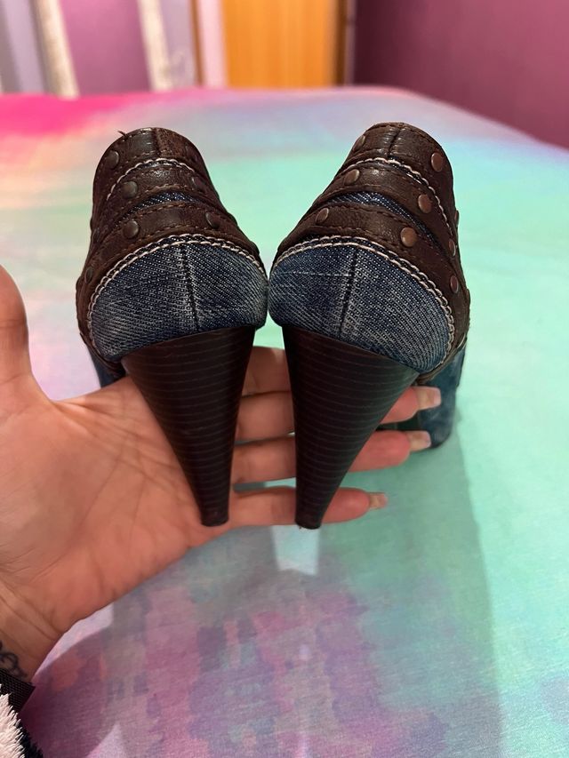 zapatos salon, vaqueros salsa