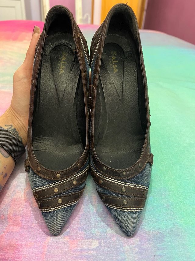 zapatos salon, vaqueros salsa