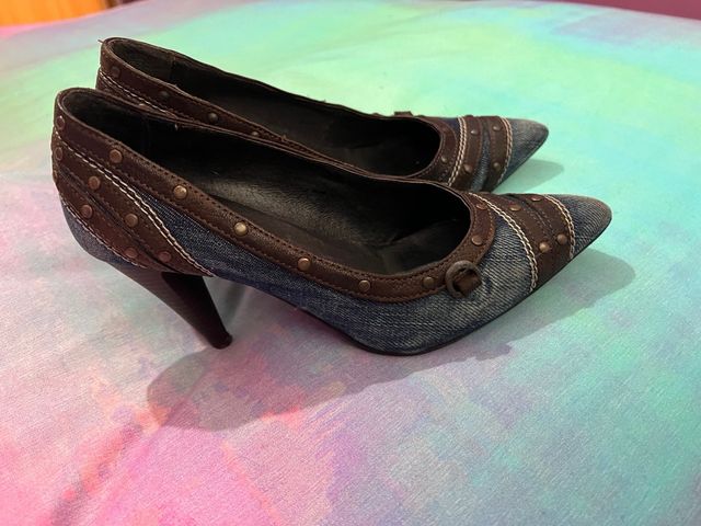 zapatos salon, vaqueros salsa