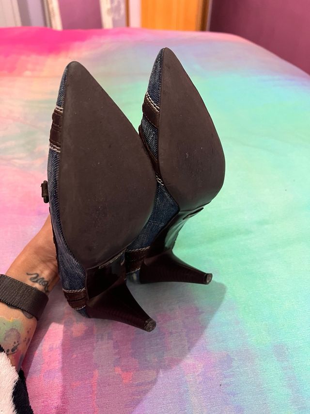 zapatos salon, vaqueros salsa