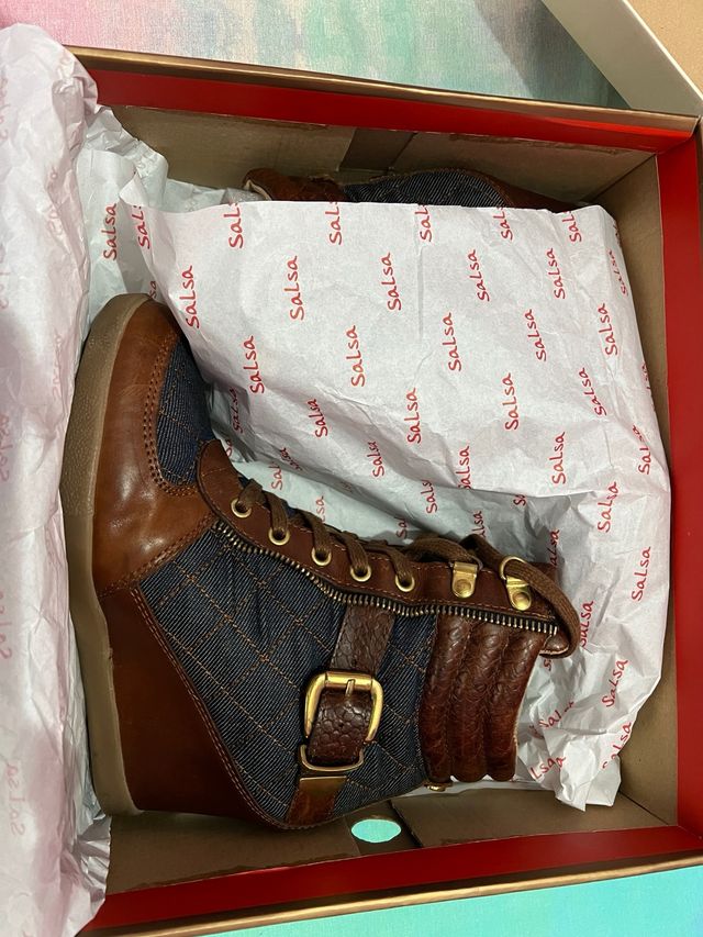 botin vaquero cuña salsa.