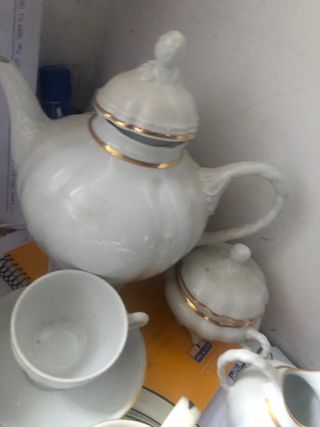 Vajilla blanco con dorado sin estrenar