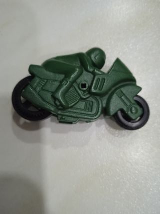 Minimoto sorpresa Kinder Baby Boy