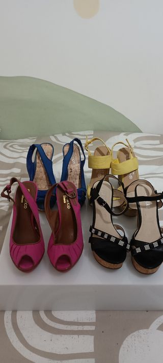 Cuatro pares de zapatos