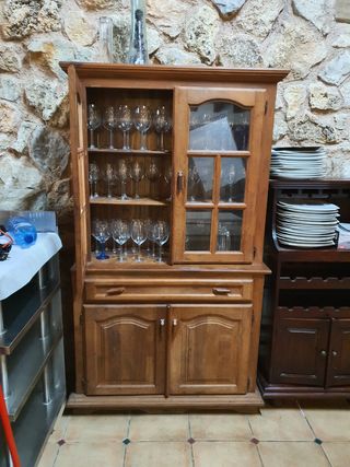 Vitrina madera maciza , algarrobo