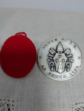 Conjunto Detente y Medalla.