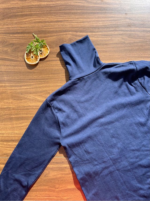 camiseta cuello alto