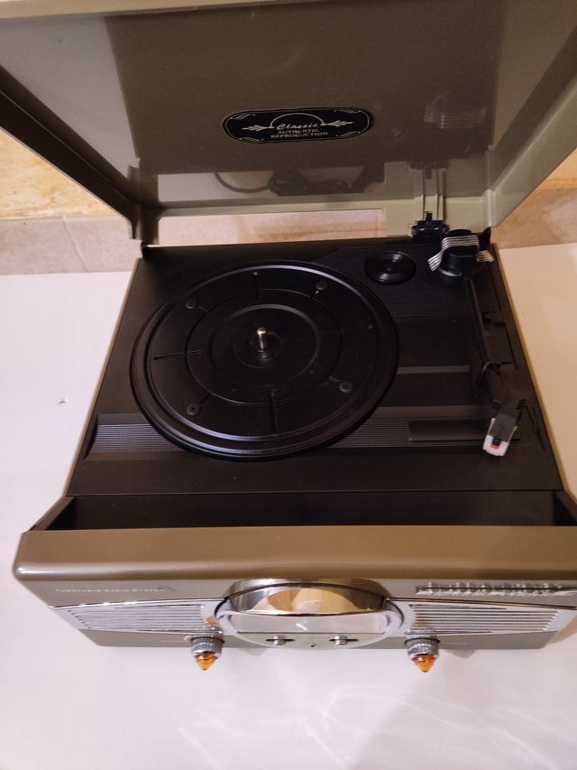 Giradischi Cat da 33 e 45 giri con radio