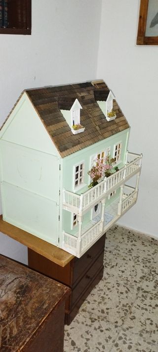 Casa de muñecas antigua  OFERTA 130