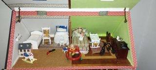 Casa de muñecas antigua  OFERTA 130